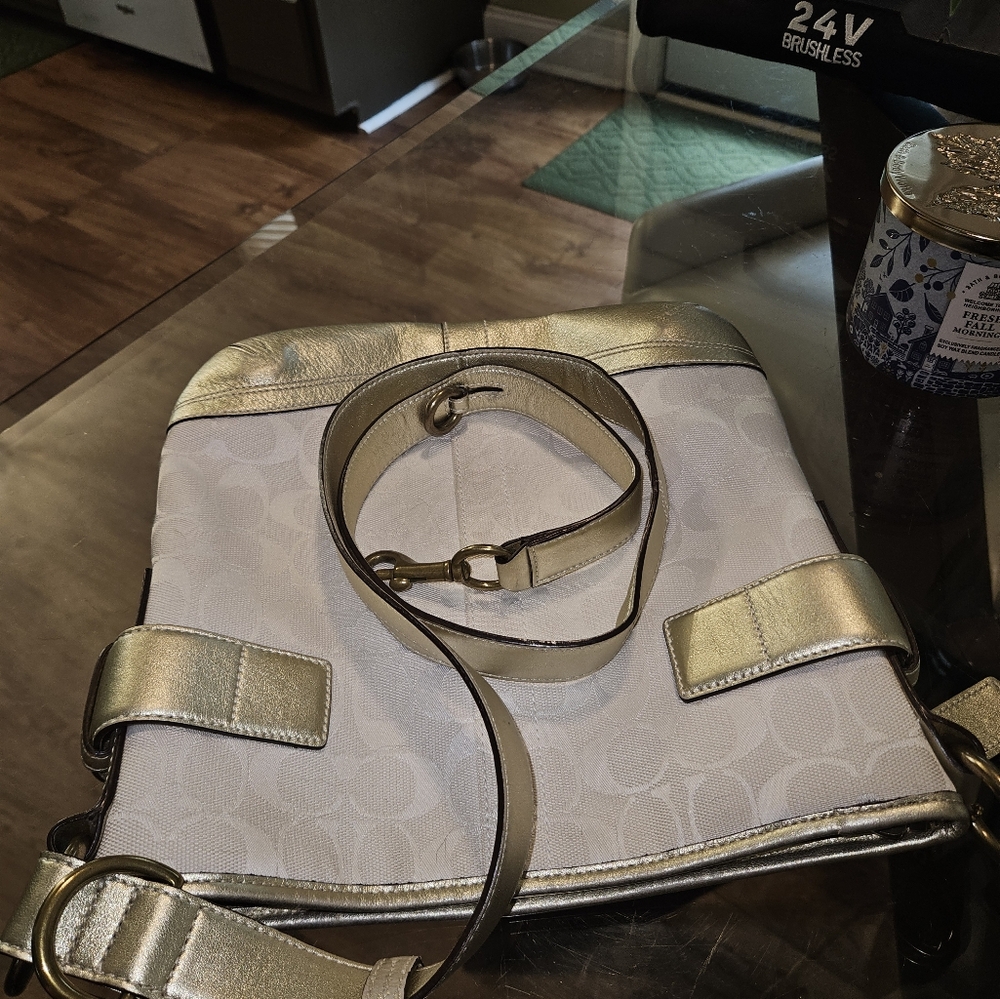COACH CROSSBODY off white and gold crossbody purse - Picture 5 of 7